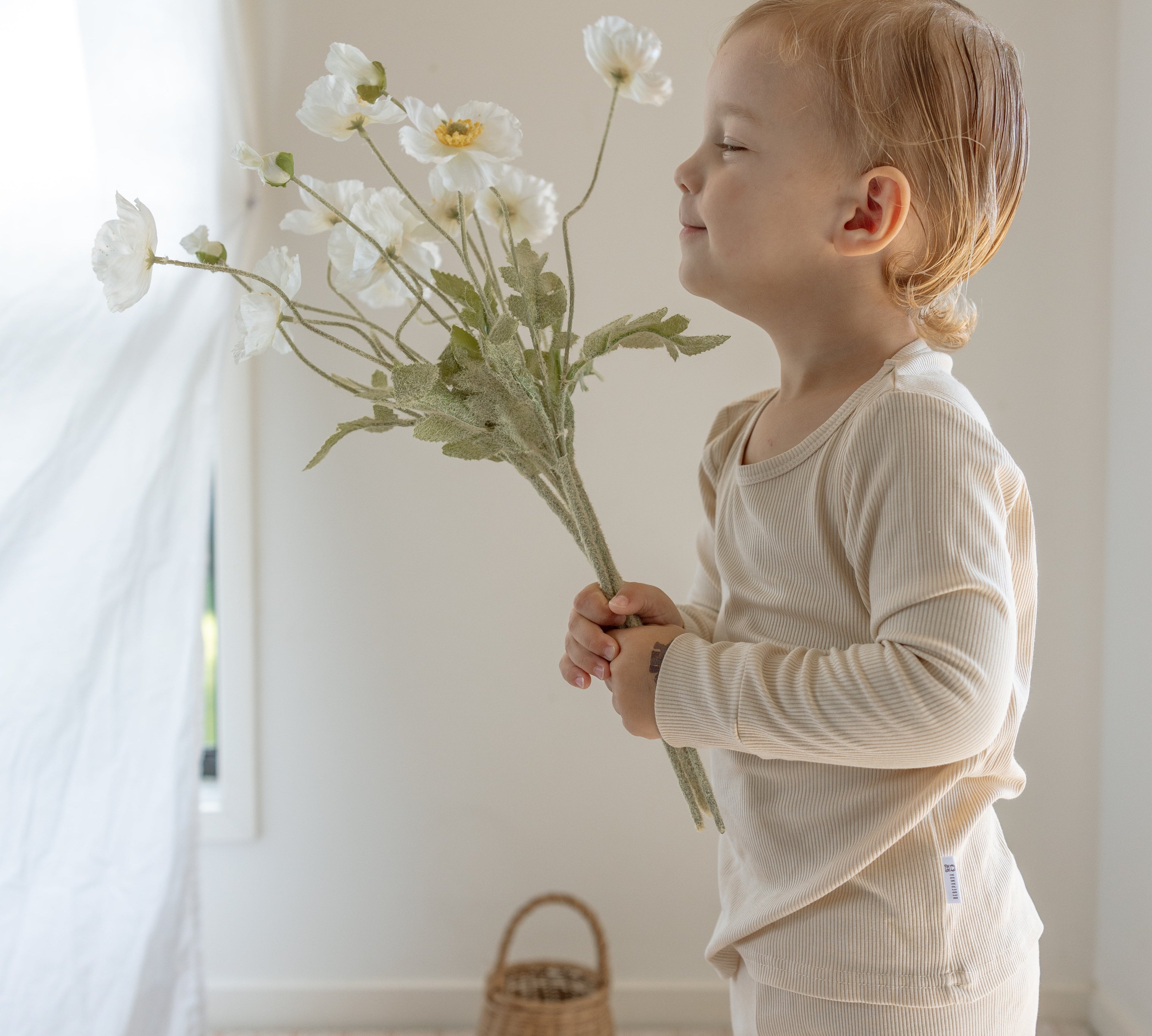 Bamboo Fabric vs. Cotton: The Science Behind Hypoallergenic Sleepwear